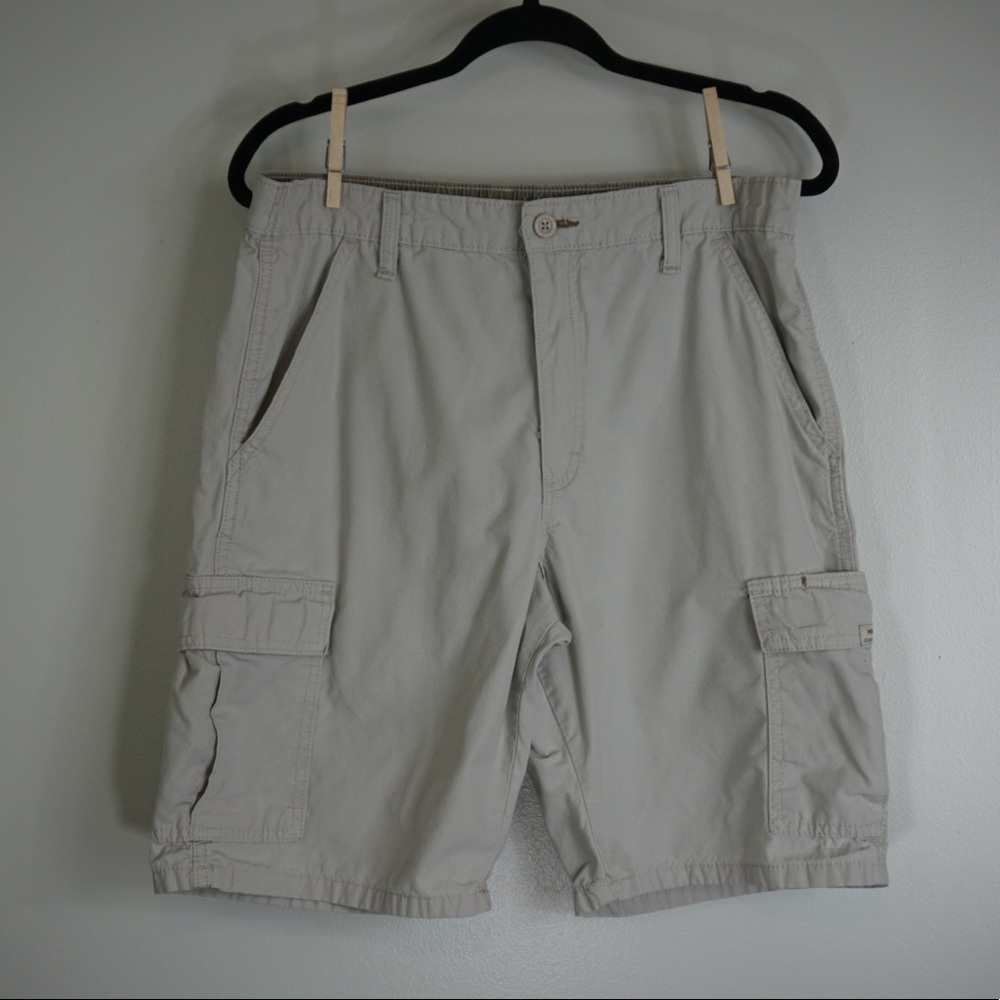 Last chance!
 Khaki‎ cargo shorts